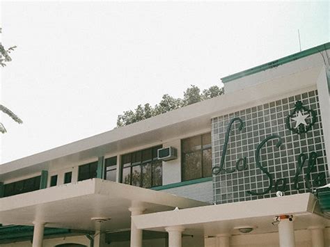 Bacolod school probes student over indecent post vs .
